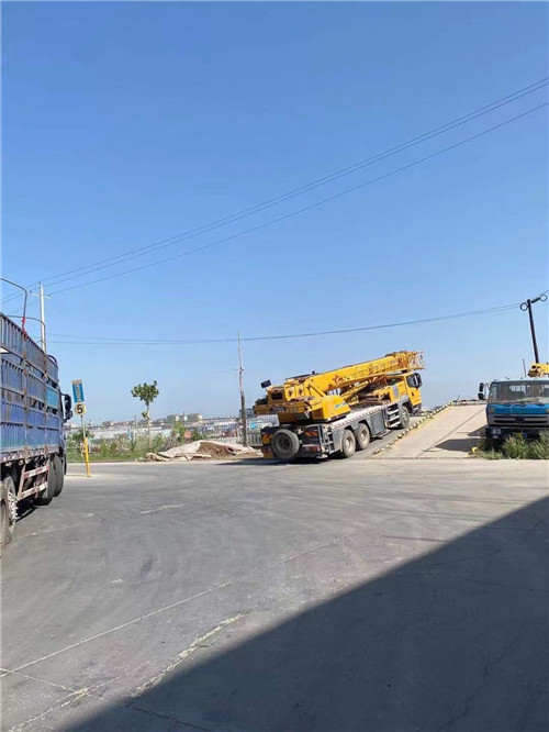 巴州区25吨吊车的租赁价格大概是多少？