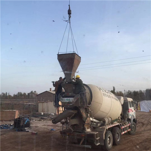 巴州区“精准瞄准”—— 吊车的 “定位导航” 技术